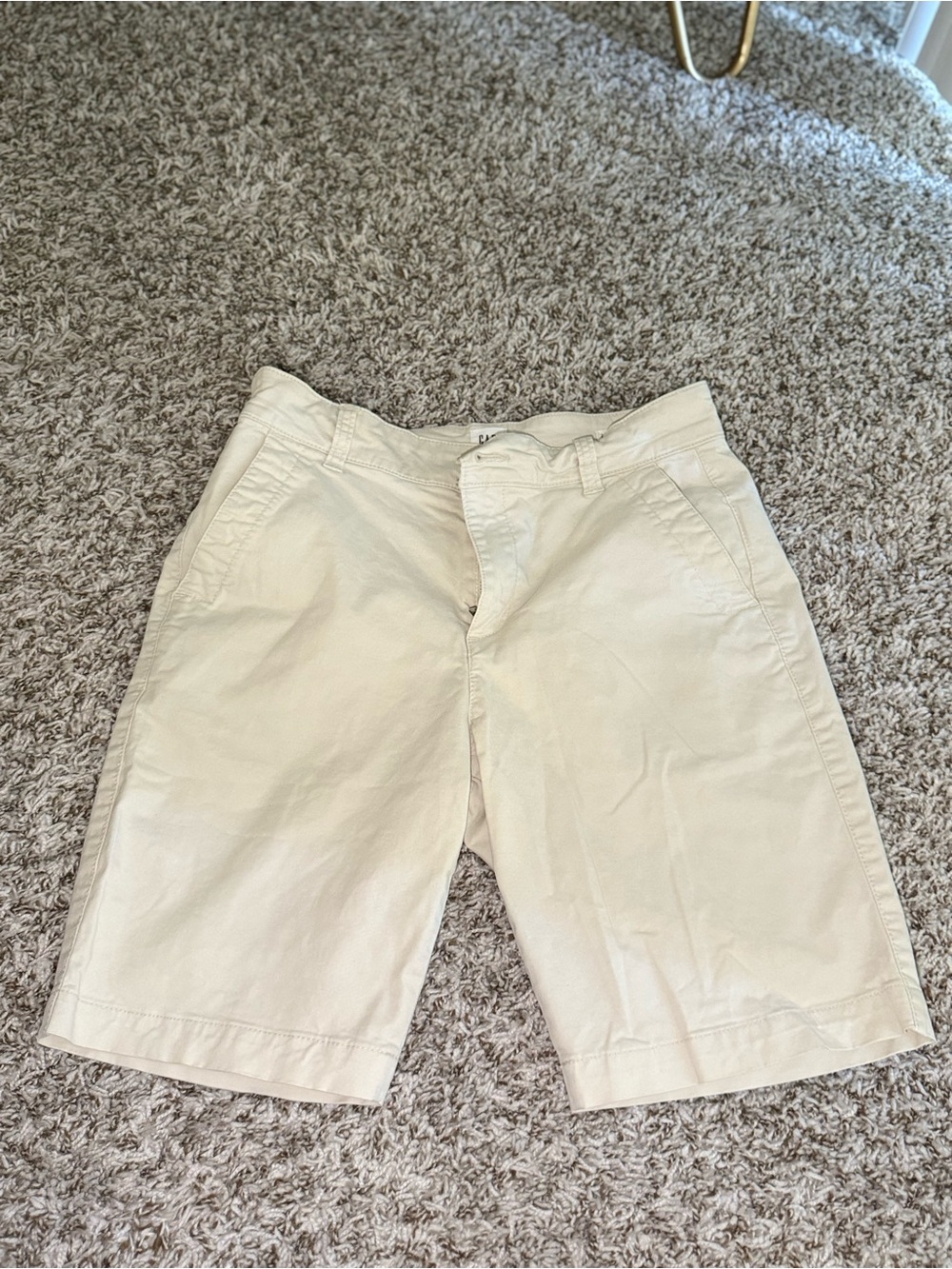 GAP Men and Women’s Cream Chino Shorts Classic Cotton Like New Size 2